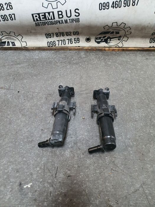 Форсунка омивача фар права, ліва bmw f10 520d