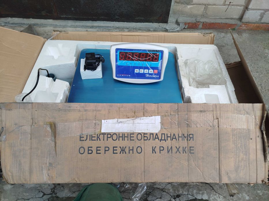 Электронные  весы напольные CERTUS.