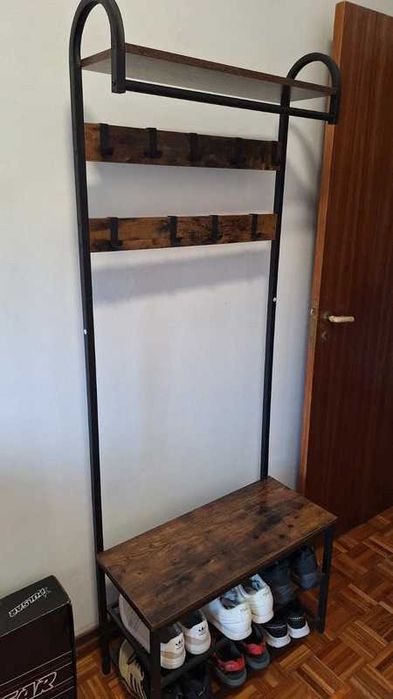 Sapateira, roupeiro, cabideiro, prateleira. Ótimo estado! Porto