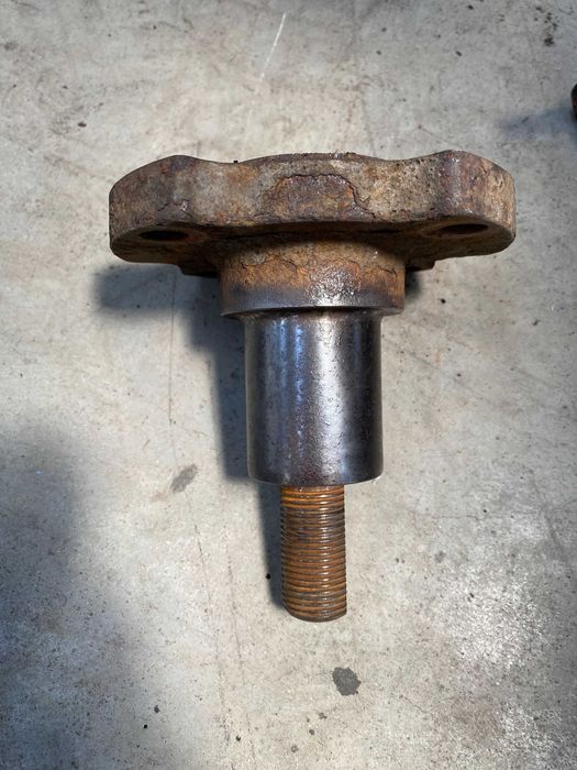 Czop Czpień Piasty Tylnej Ford Transit MK7 06-13r.