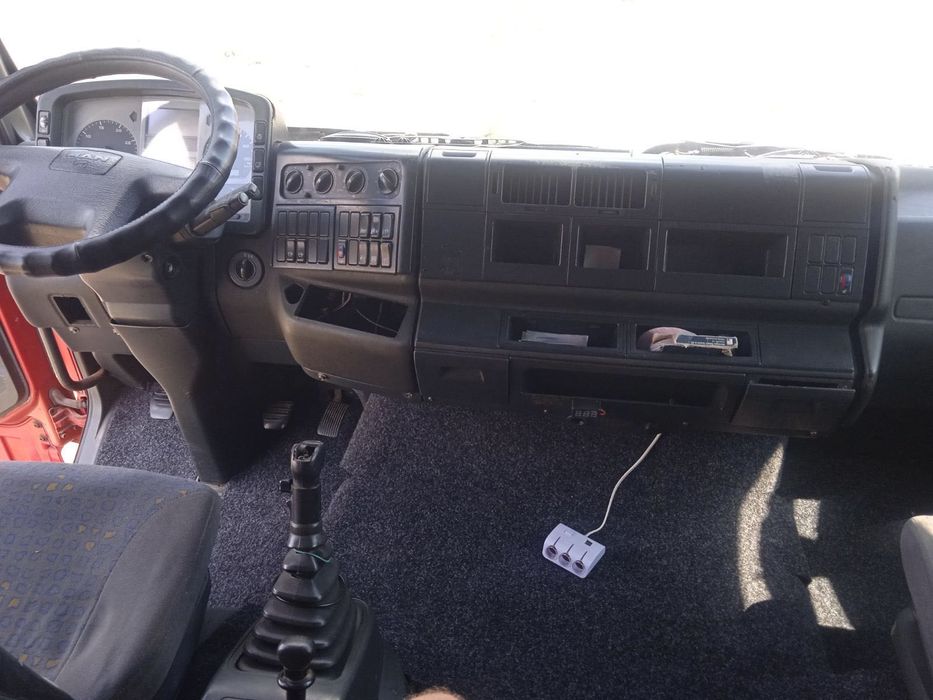 Тягач   MAN   2002