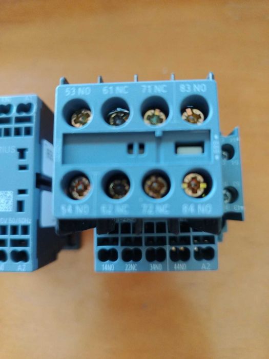 Relés contatores Siemens Sirius 3RH2131-2AP00