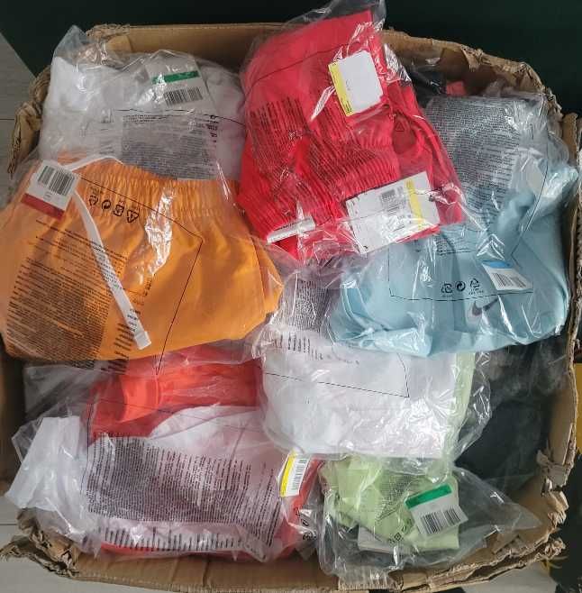 Pakiet odzieży NIKE - lato - spodenki, koszulki i inne - box 10kg