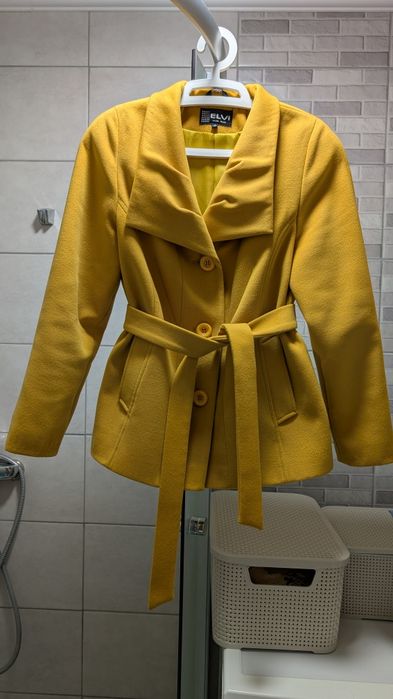 Півпальто жіноче 48 розміру