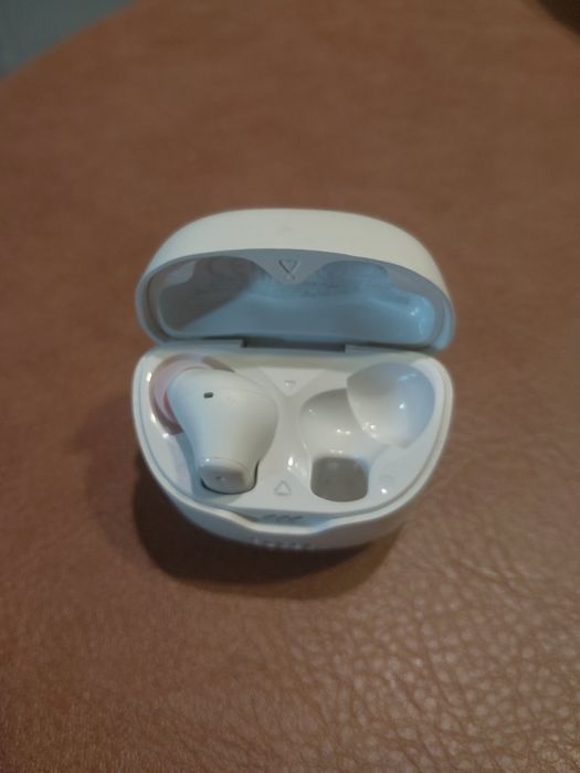 Lewa słuchawka JBL tune flex