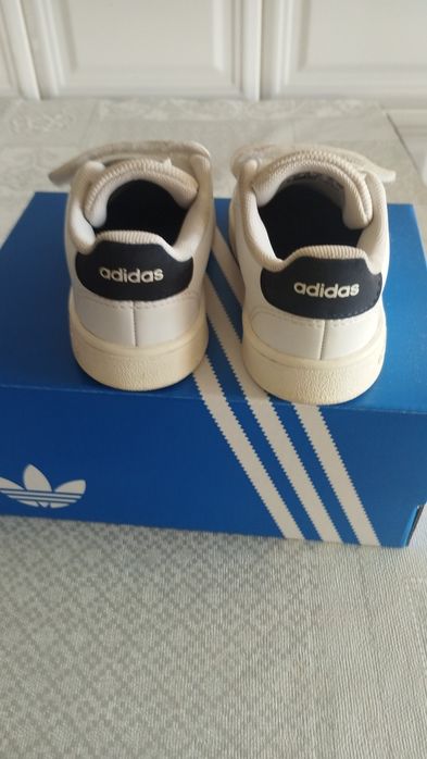 Sapatilhas adidas Tam.23