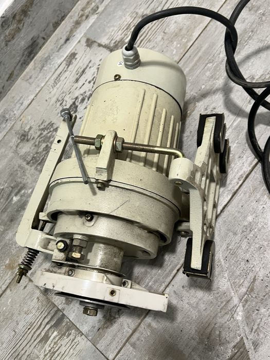 Motor de Embraiagem Industrial Sun Star (Monofásico / 220V)