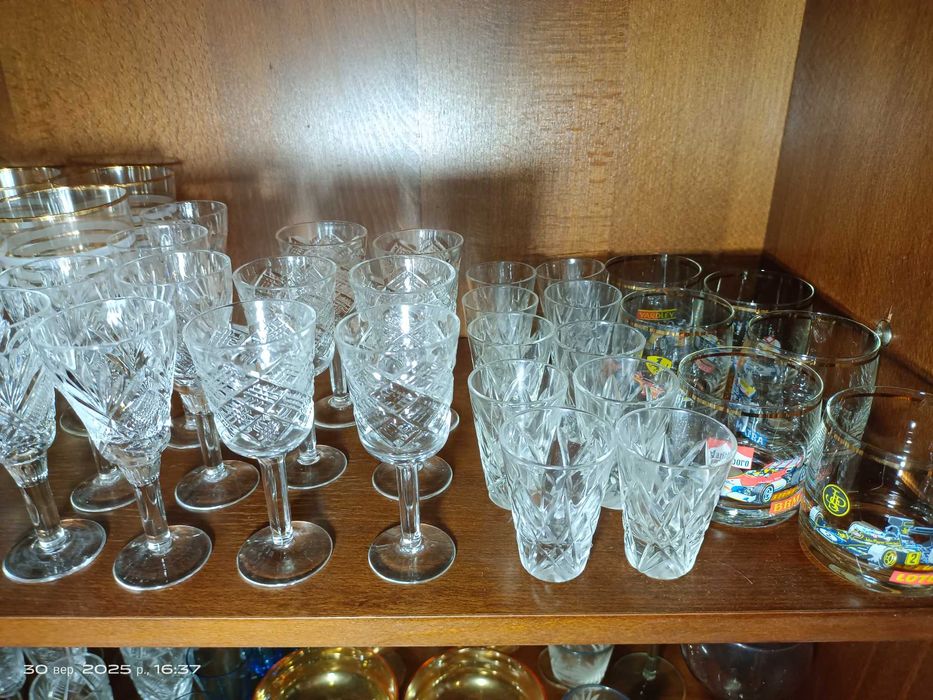 Рюмки , фужеры, бокалы , стопки . Хрусталь.