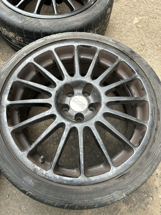 Felgi OZ czarne 18 z oponami