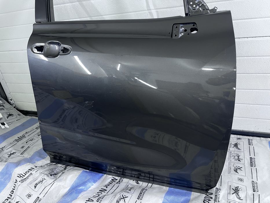 Дверь голая передняя правая Toyota Highlander 20-26   67001-0E171