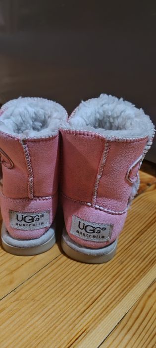 Уги для дівчинки, зимове взуття