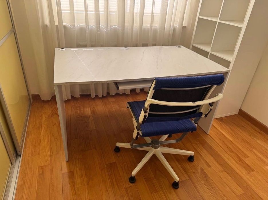 BIURKO i fotel w komplecie