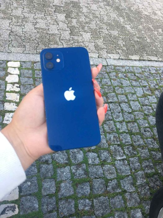 Vendo iPhone 12 em bom estado