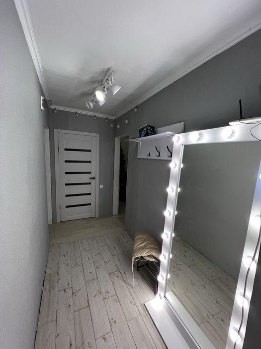 Посуточно двухкомнатная квартра центр есть другие варианты звоните!