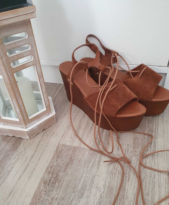 Śliczne skórzane buty konturny . Włoskie