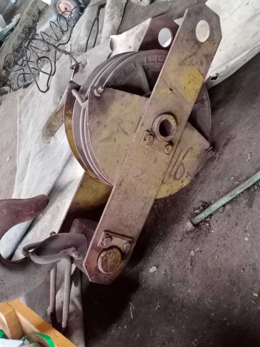 Крюк крановый в сборе б/у