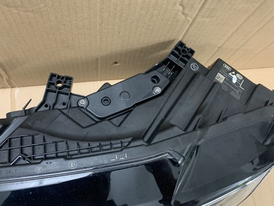 Audi A8 D5 lampa przednia lewa LED