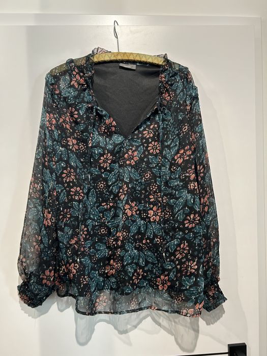 Elegancka koszula z błyszczącą nitką