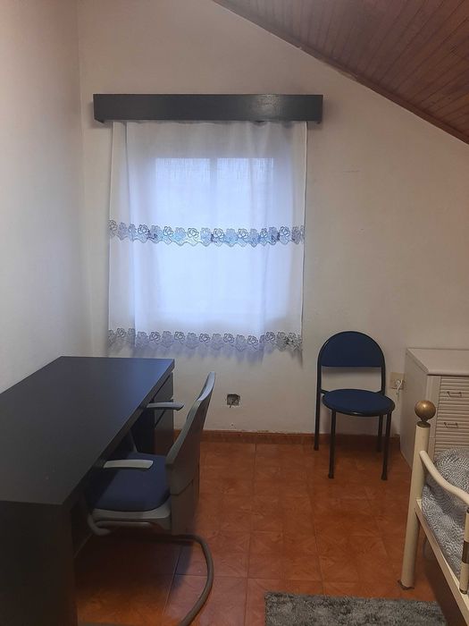 Arrenda-se Quarto em Loures