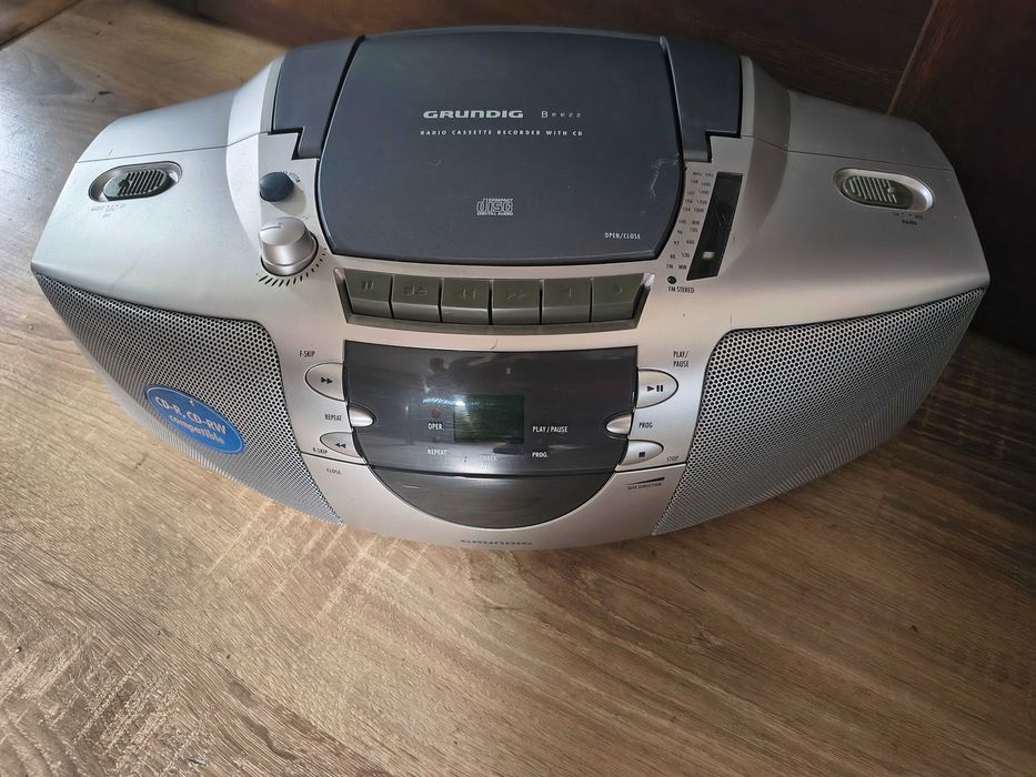 Magnetofon Grundig beezz-rrcd 4101