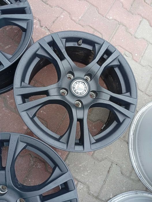 Komplet felg Platin 5x114,3 7Jx16 ET38 Nr.257