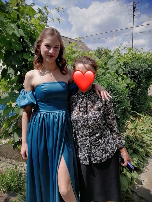 Випускна сукня