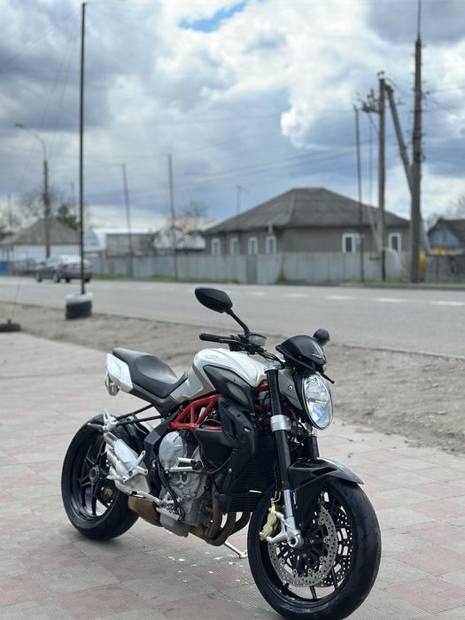 MV Agusta Brutale 800