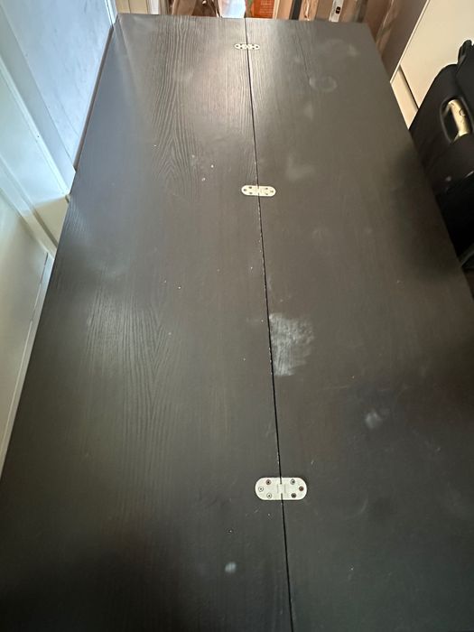 Mesa de jantar dobrável da ÁREA