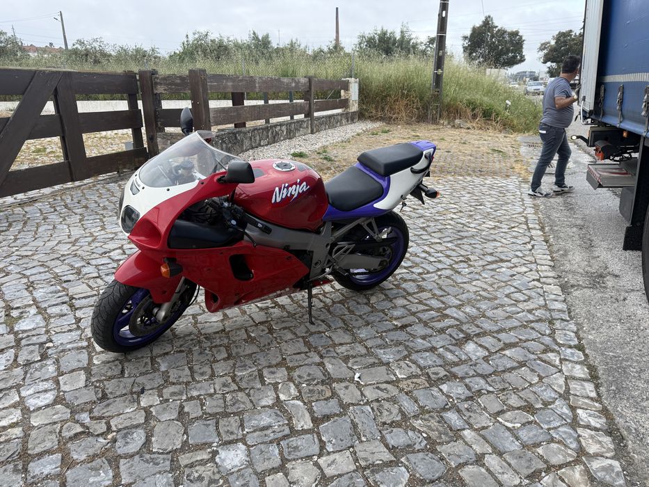 Kawasaki ZX7R 750 1996