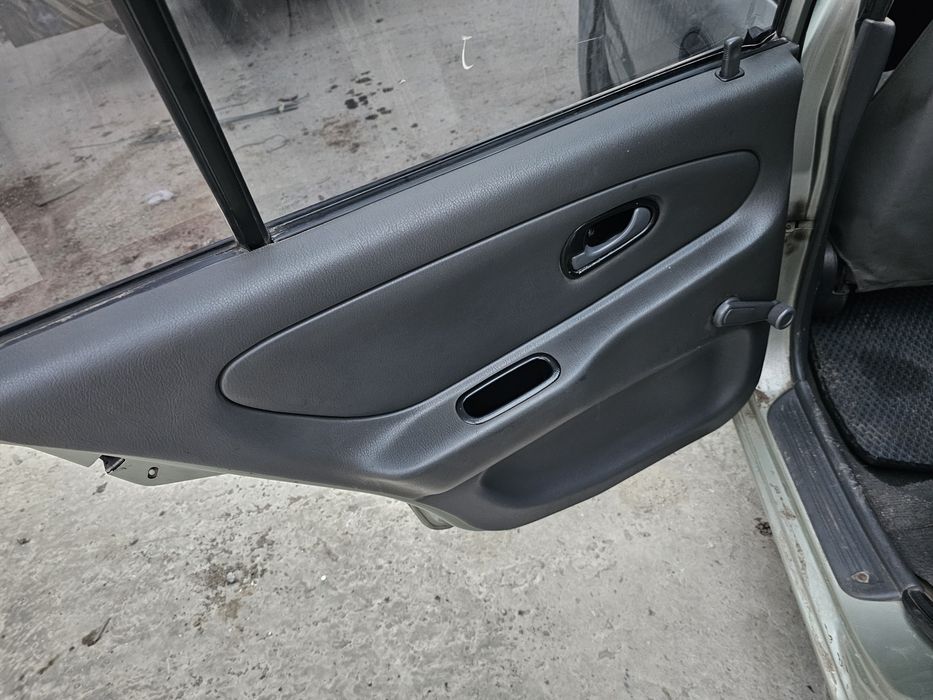 Салон сиденья обшивки потолок ковёр mitsubishi lancer универсал 1993г