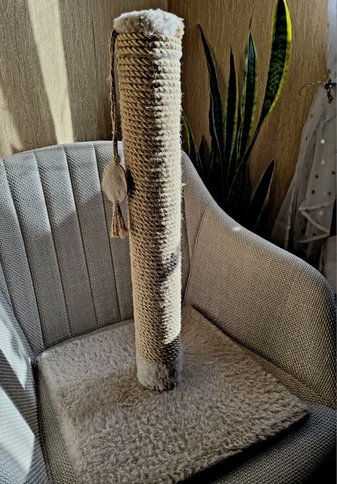 Когтеточка, дряпка  для котів вертикальна, хутрова, джутова