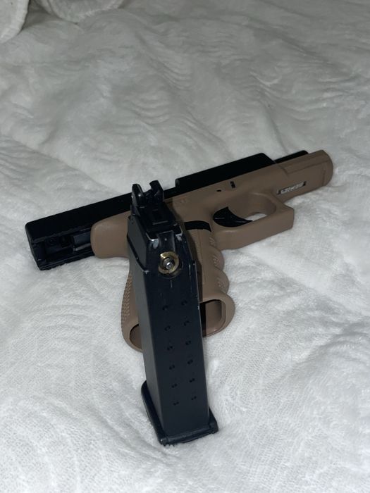 Glock 23 – Airsoft a Gás (GBB) – Bom estado