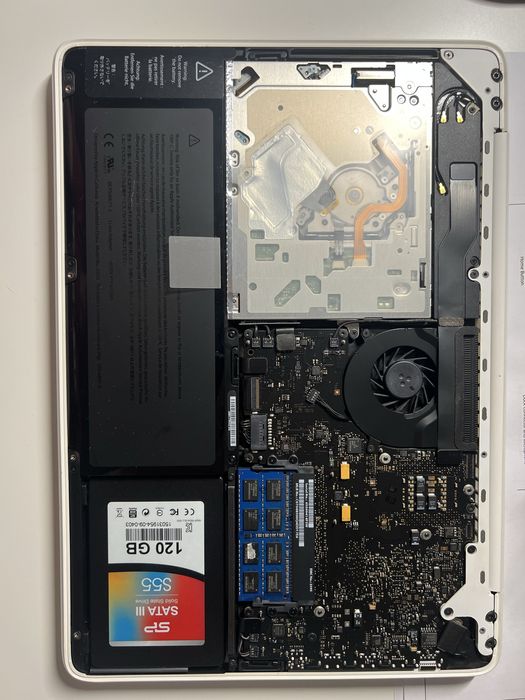 Apple MacBook White Mid 2010 A1342