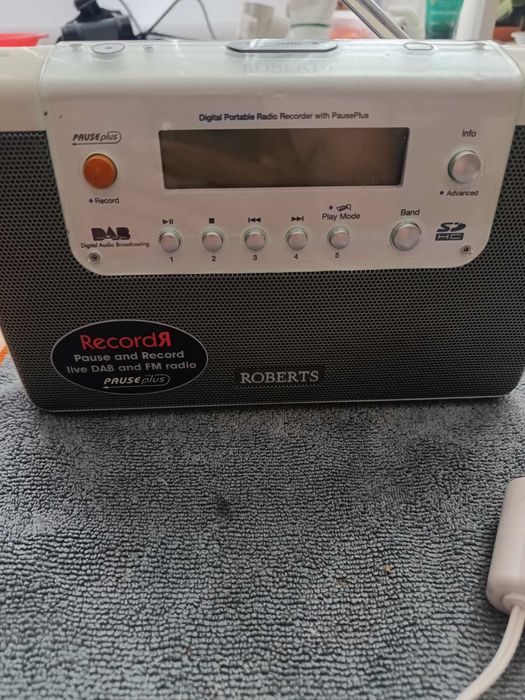 Портативний цифровий радіоприймач Roberts RecordR.