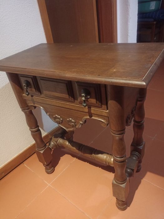 Móvel em madeira