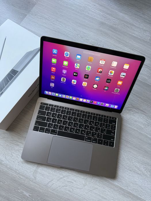 MacBook Pro 13" 2019 Space Gray, 8/256 GB, батарея 88%, повний комплект