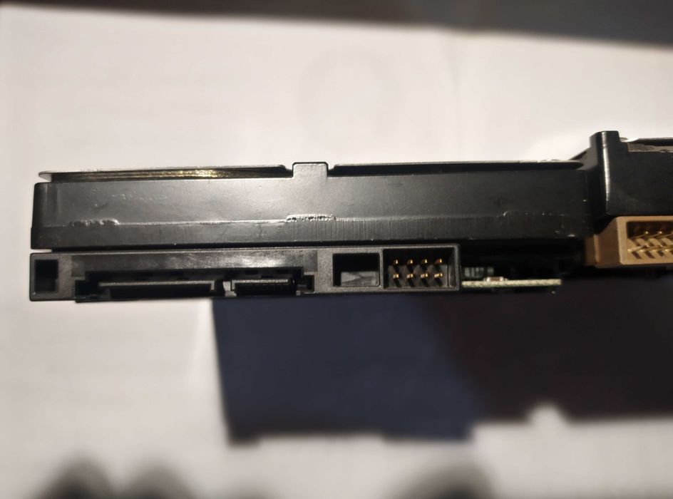 Lote de Discos Rígidos 3.5" (SATA e IDE) – Para Peças / Decoração / Projetos
