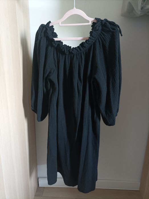 Sukienka czarna z wiązaniem plus size