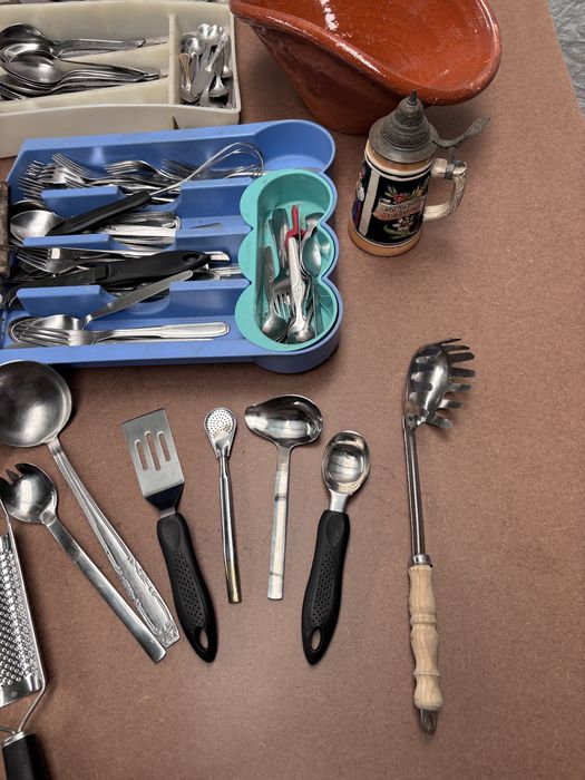 Talheres e outros acessórios de cozinha