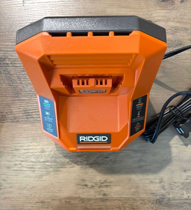 Szybka ładowarka RIDGID 18V AC86098