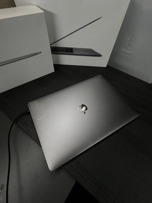 Macbook pro 15 2017 512gb A1708 НОВА БАТАРЕЯ