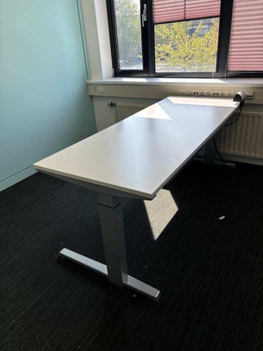 Biurko elektryczne Steelcase Wysokie