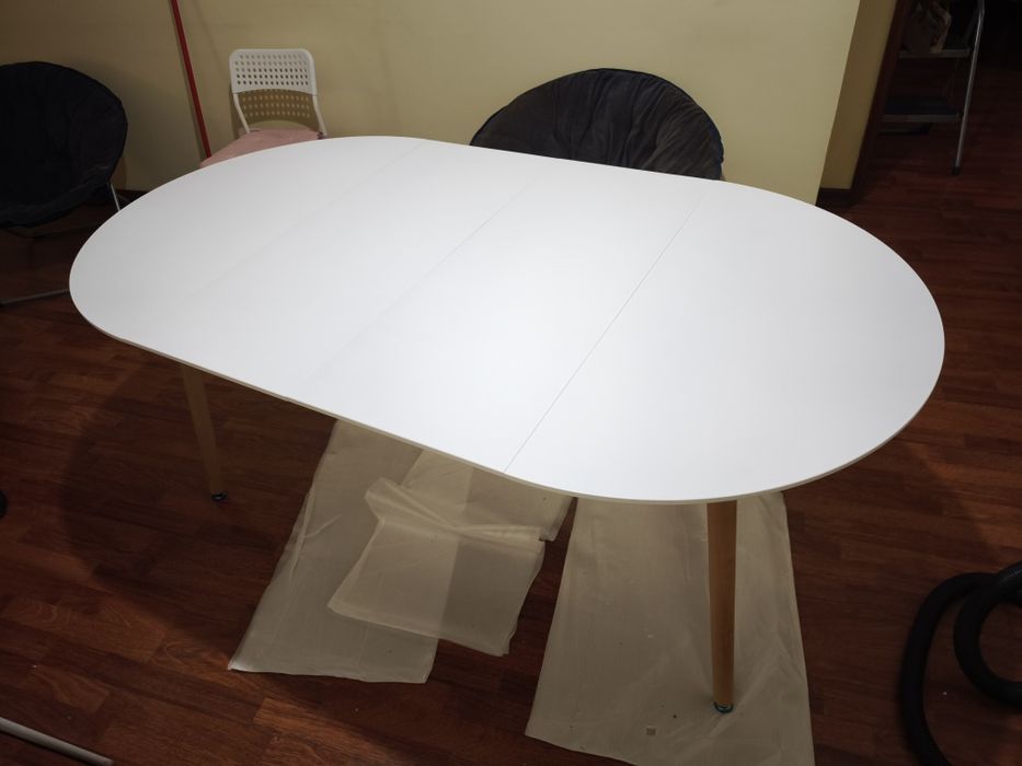Mesa branca extensível