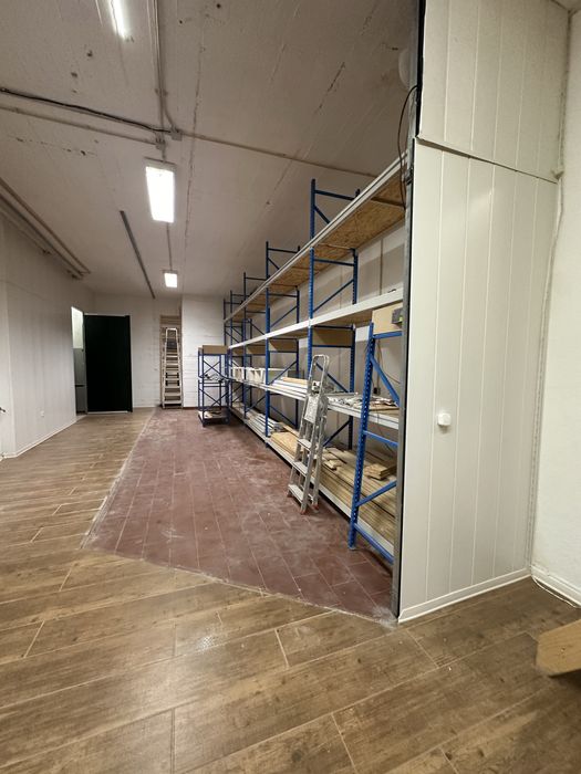 Armazem com 100m2 Algueirao /Sintra