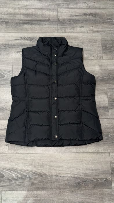 Жіноча чорна желетка