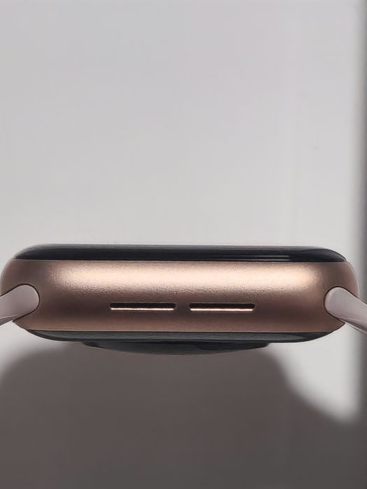 Смарт часы Apple Watch SE 40mm rose gold оригинал