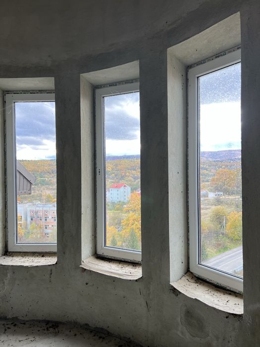 Видова 1-кімнатна кв.Надаєм бригаду для ремонту.є відеоогляд