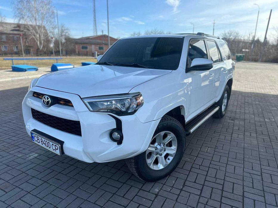 Toyota 4Runner не фарбована