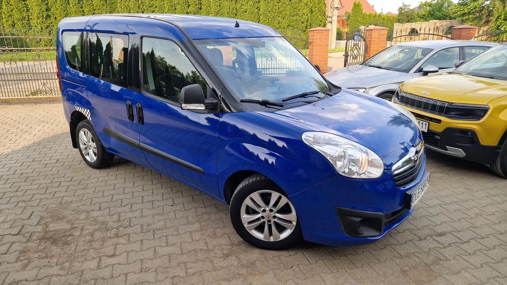 Opel Combo 1.6CDTI KLIMA ALU 5 osobowy