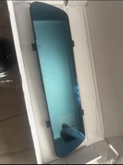 Wideorejestrator do samochodu z kamerka cofania na lusterko